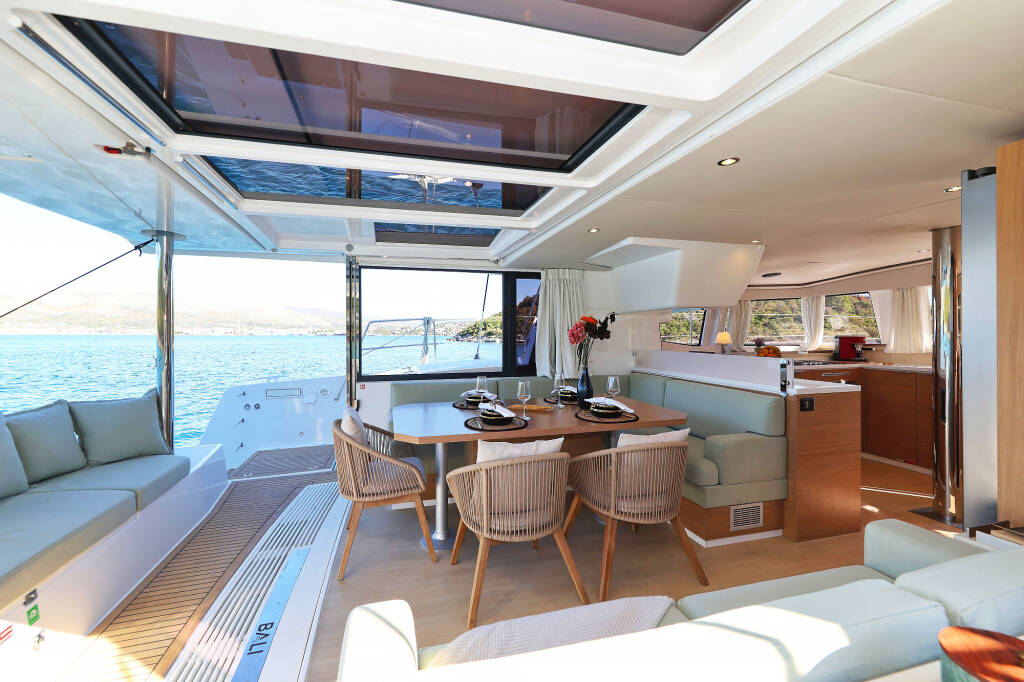 Bali 4.4 Voyager