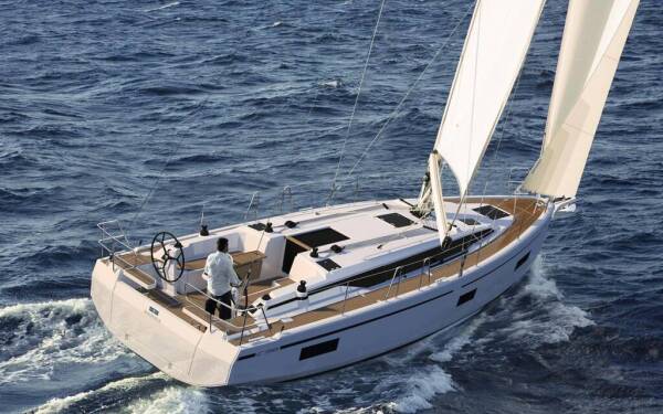 Bavaria C38 Olivia