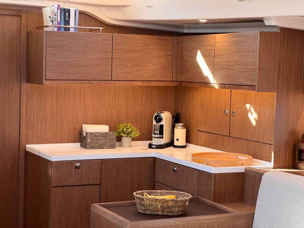 Bavaria C57 Style F-ONE