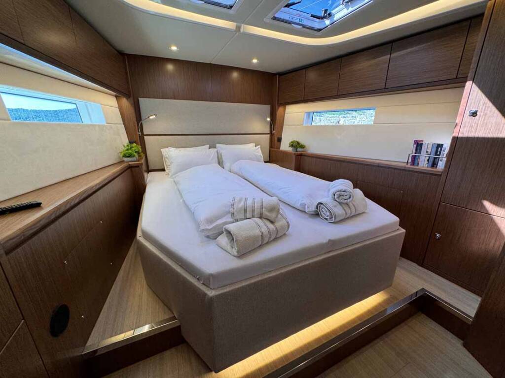 Bavaria C57 Style F-ONE