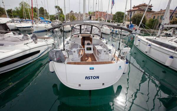 Bavaria Cruiser 34 Style Aston