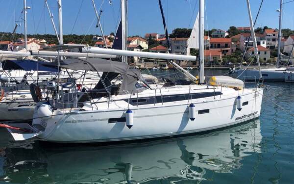 Bavaria Cruiser 37 Emira