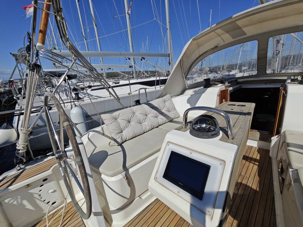 Bavaria Cruiser 37 Jugo