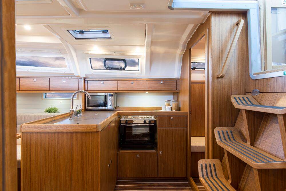 Bavaria Cruiser 37 Maci
