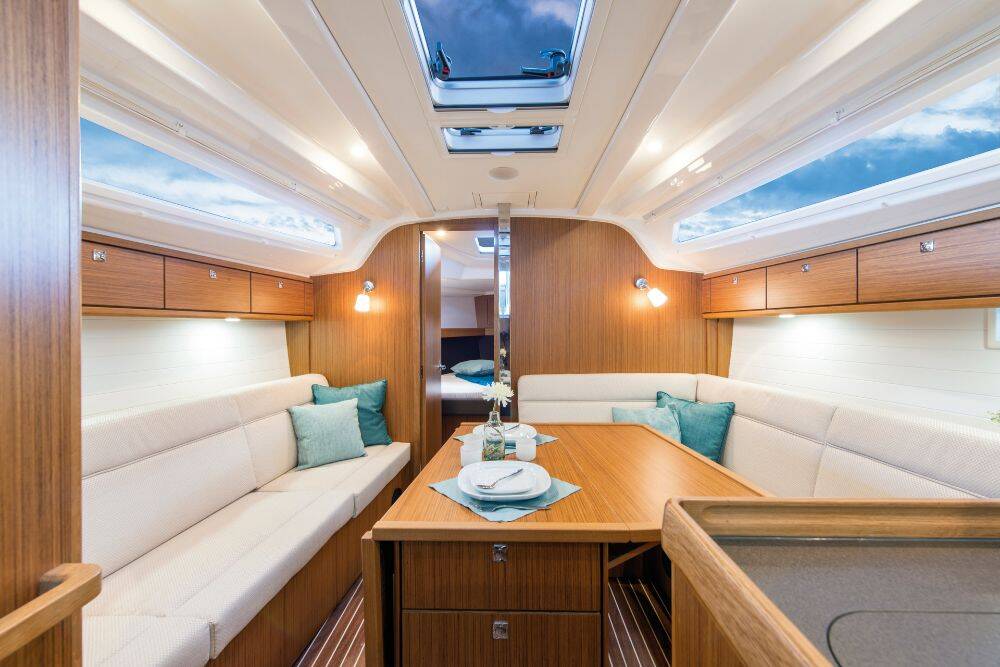 Bavaria Cruiser 37 Maci