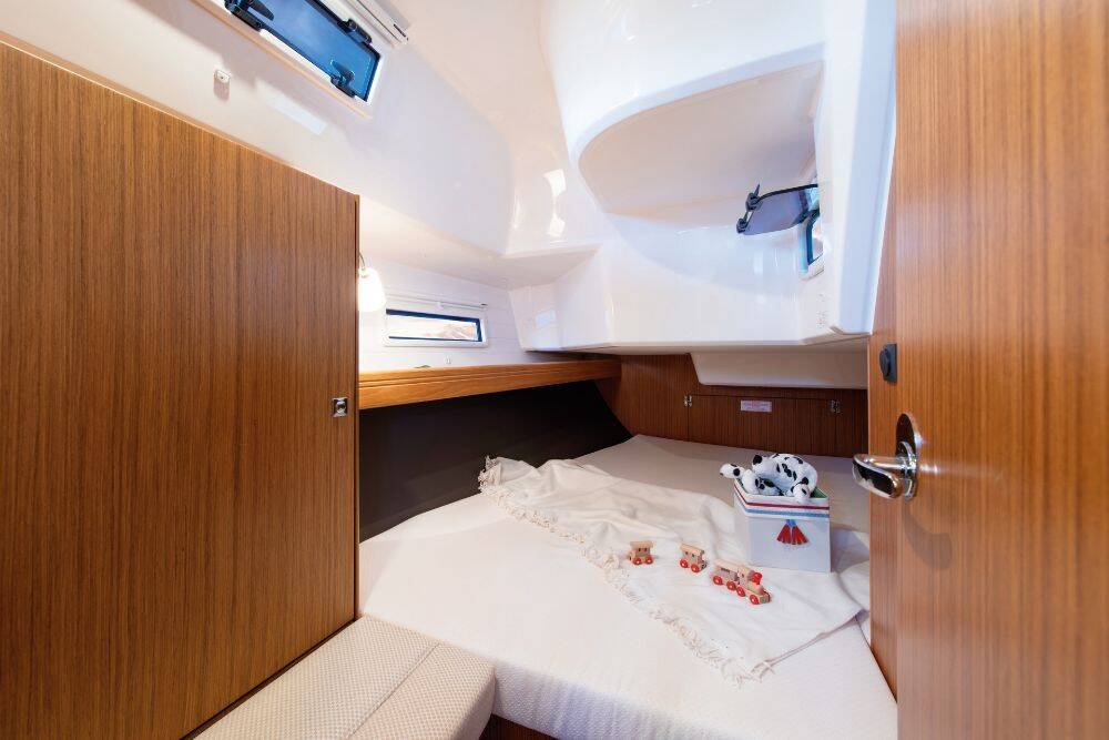 Bavaria Cruiser 37 Maci