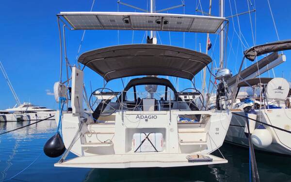 Dufour 44 Adagio
