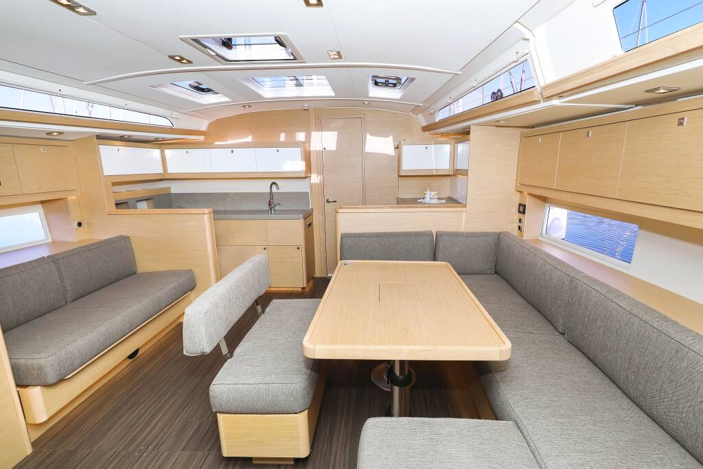 Dufour 470 Amber