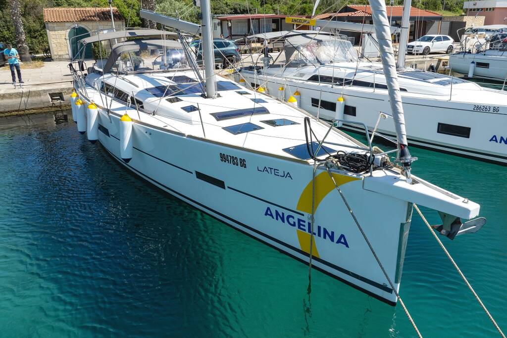 Dufour 520 GL Lateja