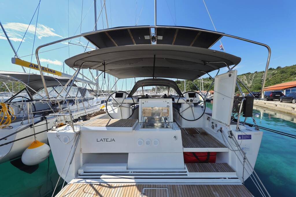 Dufour 520 GL Lateja