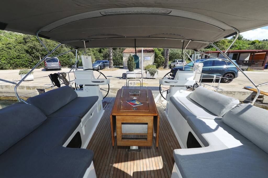 Dufour 520 GL Lateja