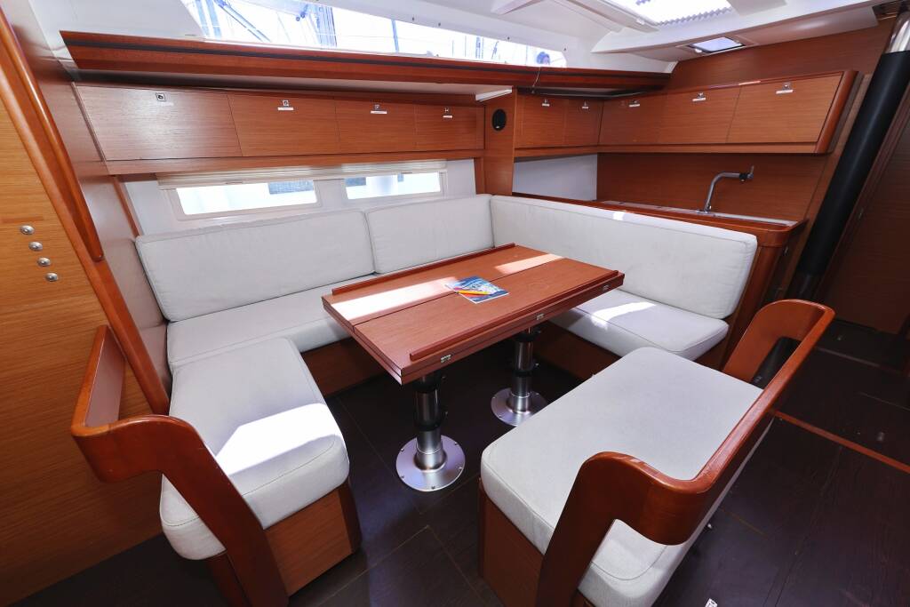 Dufour 520 GL Lateja