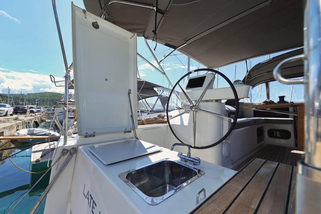 Dufour 520 GL Lateja