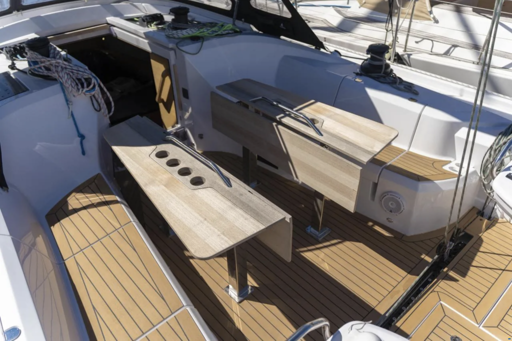 Elan E6 Sailing Grace