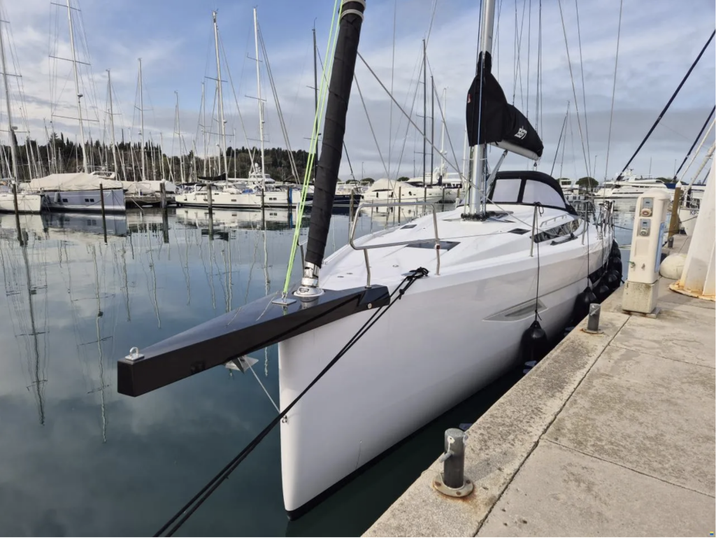 Elan E6 Sailing Grace