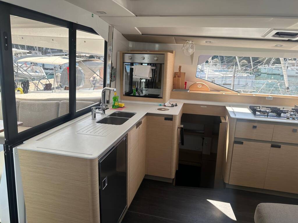 Fountaine Pajot Elba 45 Protea