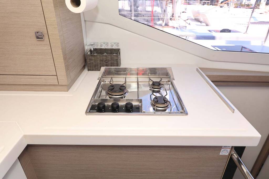 Fountaine Pajot Lucia 40 Canopus