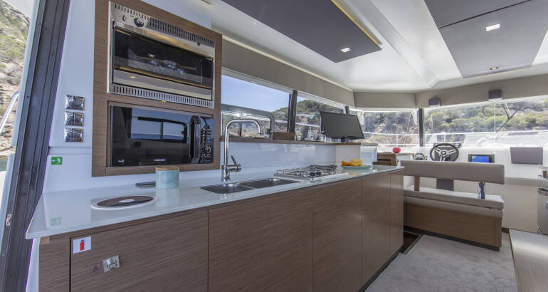 Fountaine Pajot MY 37 Thunderball