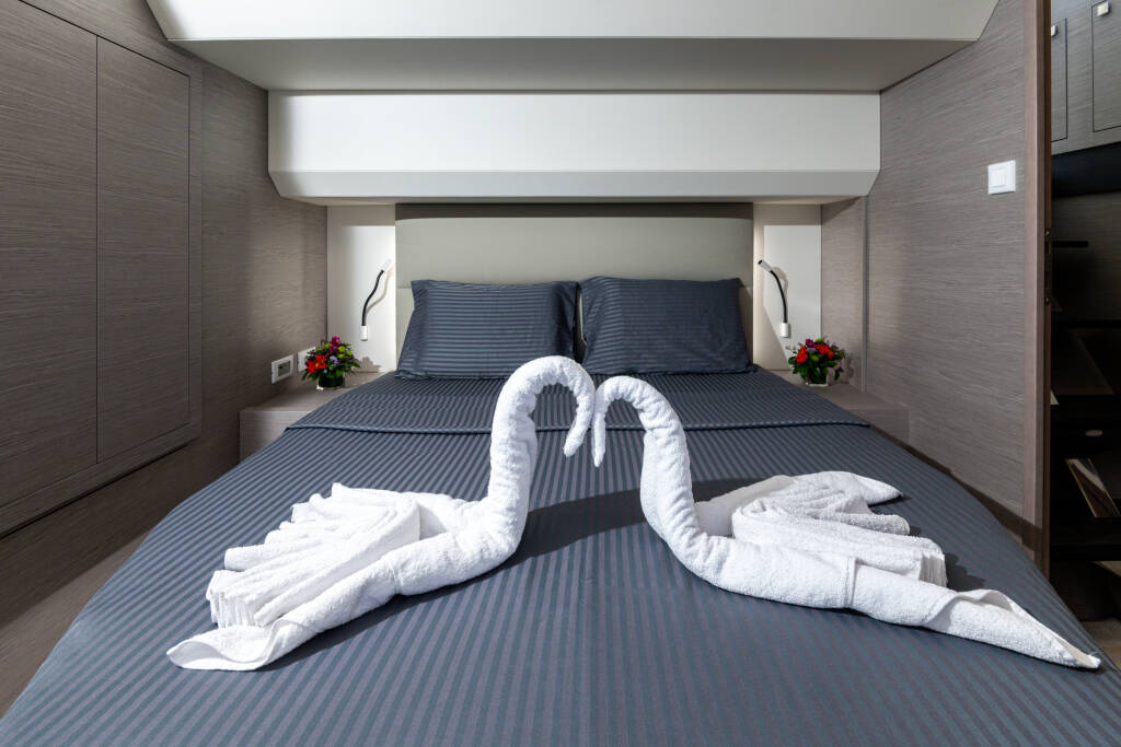 Fountaine Pajot MY6 Emy 6