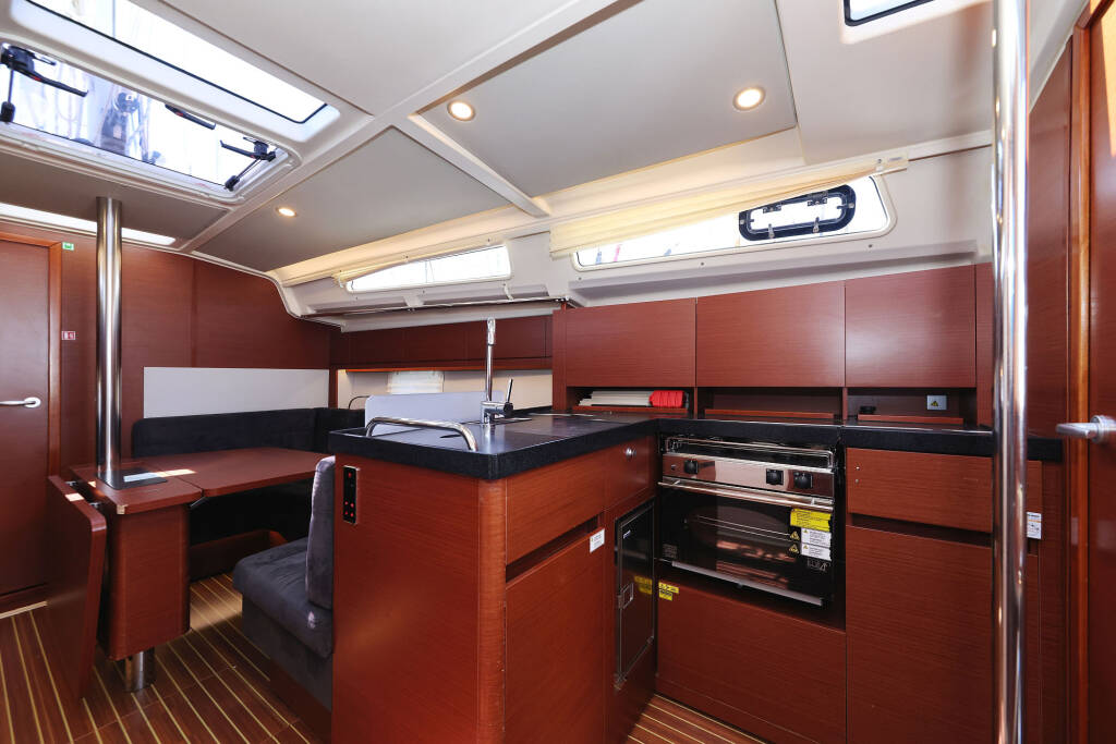 Hanse 388 Whisper