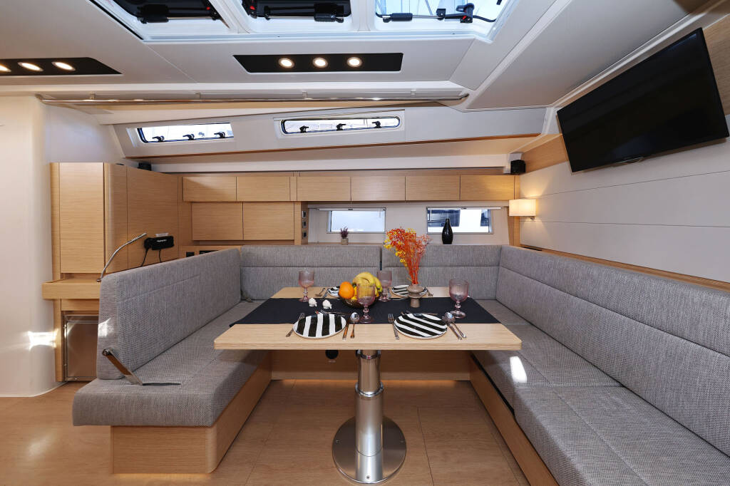 Hanse 588 Citrus
