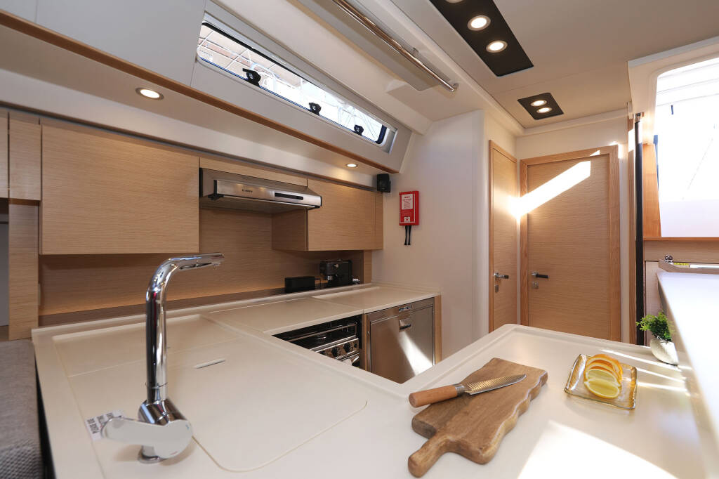 Hanse 588 Citrus