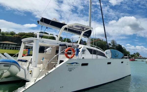 Island Spirit 410 Kaya