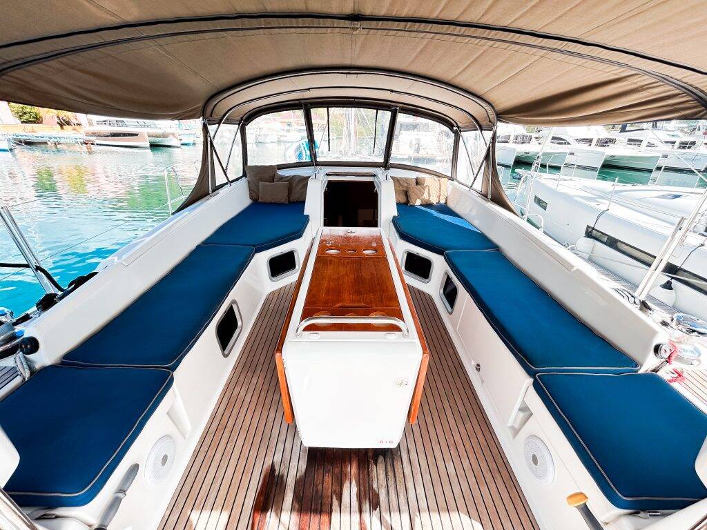 Jeanneau 54 Paradise Found