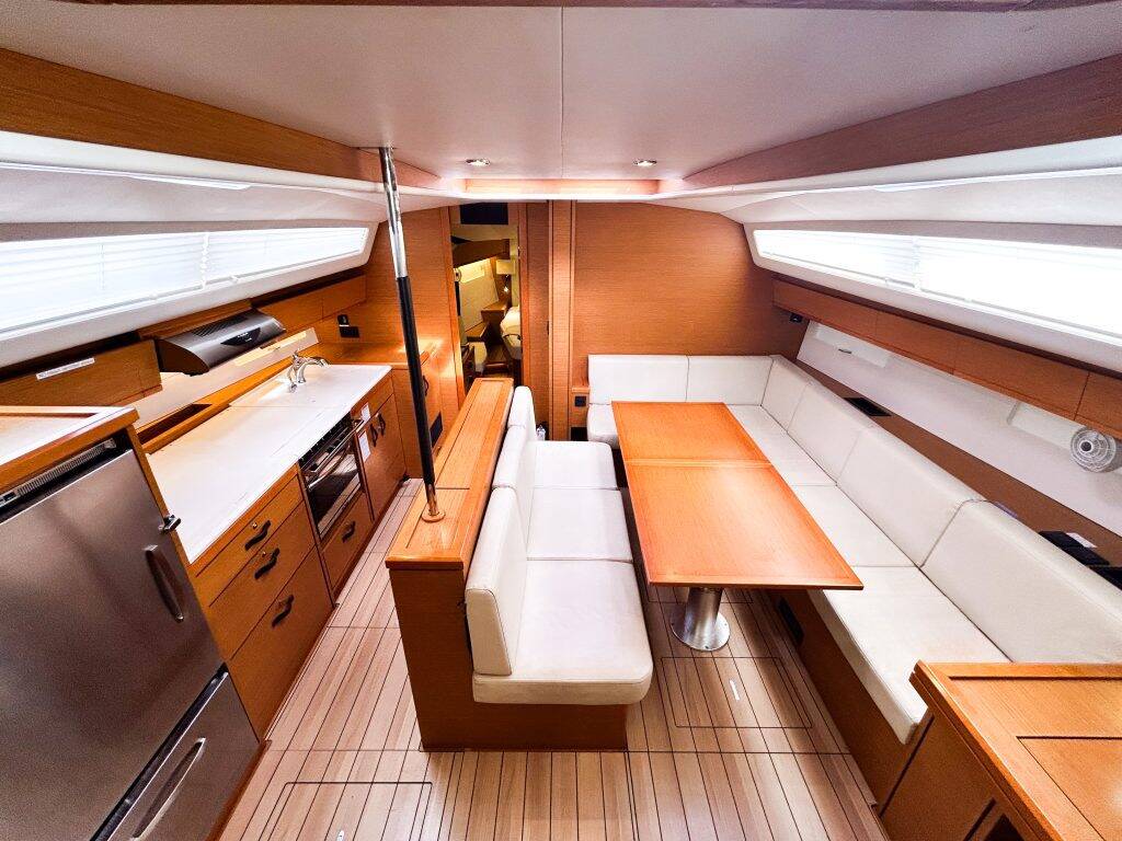 Jeanneau 54 Paradise Found