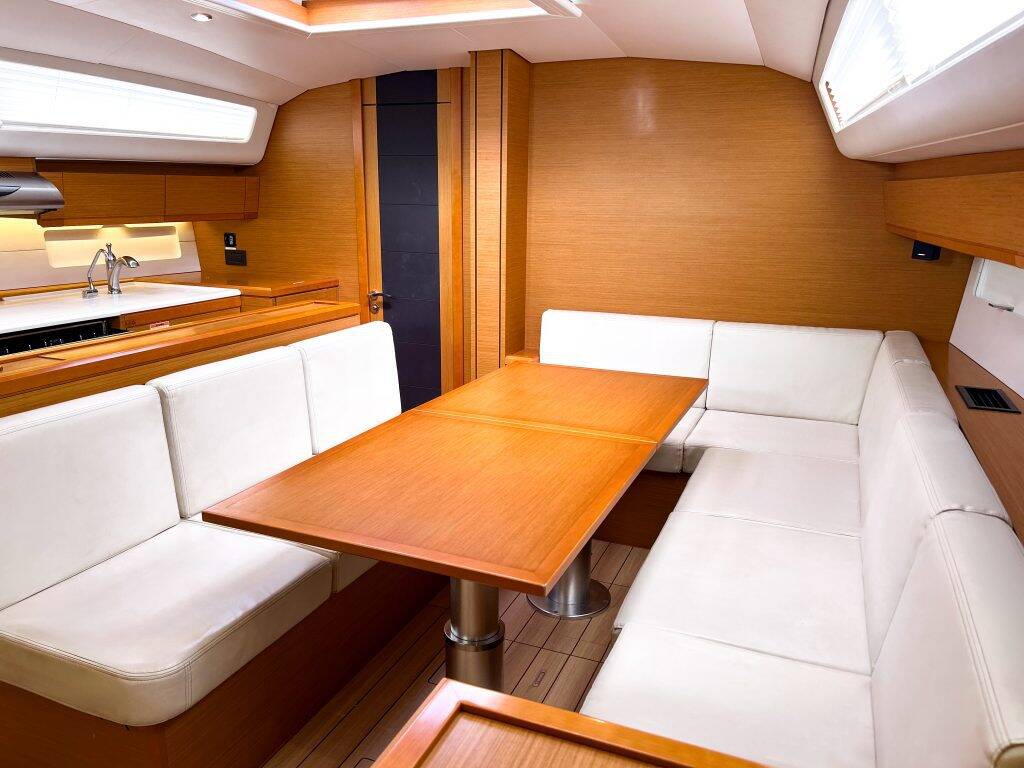 Jeanneau 54 Paradise Found