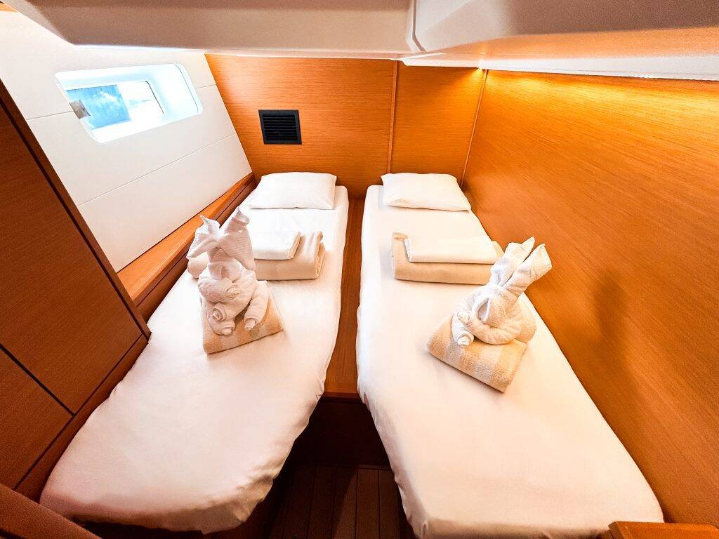 Jeanneau 54 Paradise Found