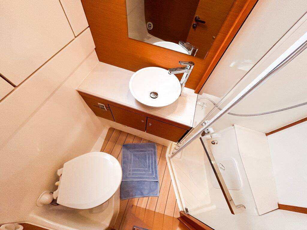 Jeanneau 54 Paradise Found