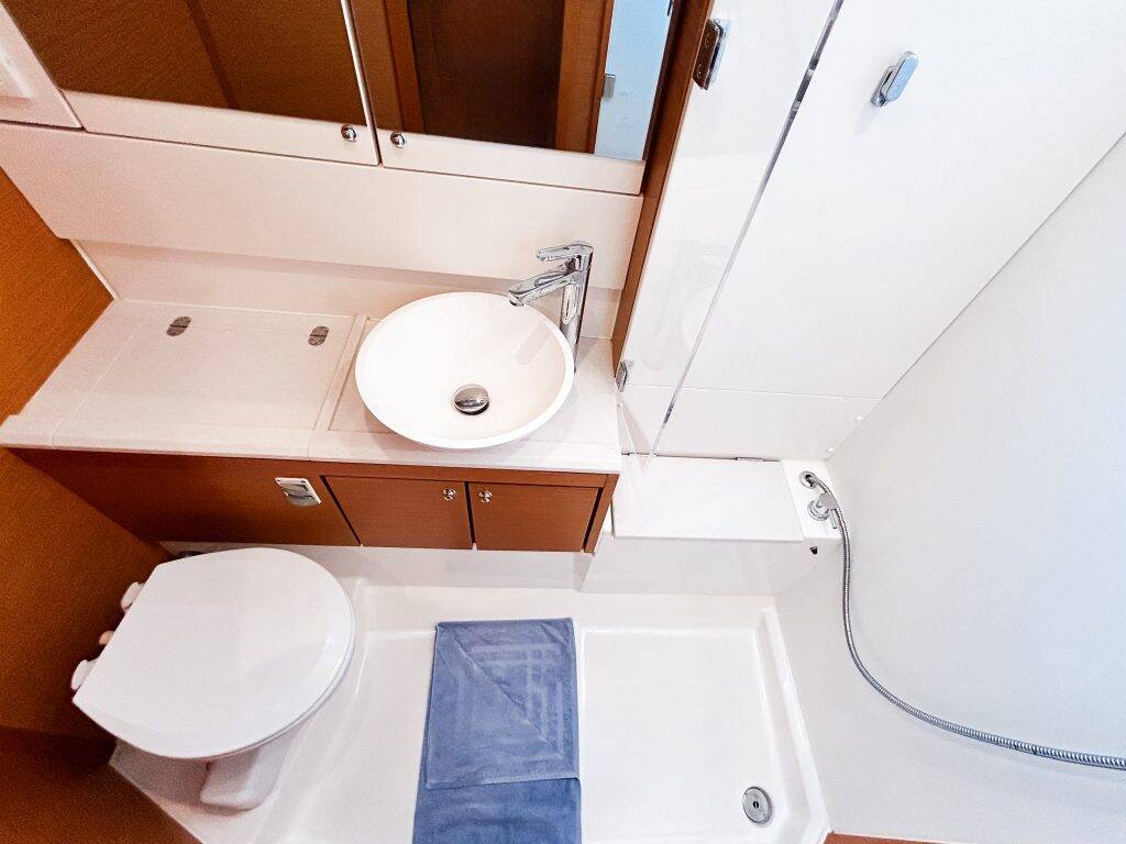 Jeanneau 54 Paradise Found