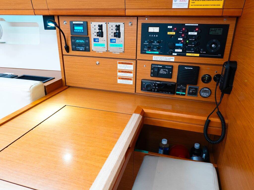 Jeanneau 54 Paradise Found