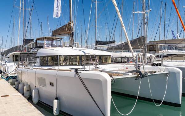 Lagoon 39 Deep Blue