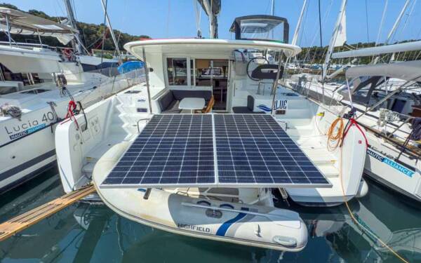 Lagoon 40 Blue