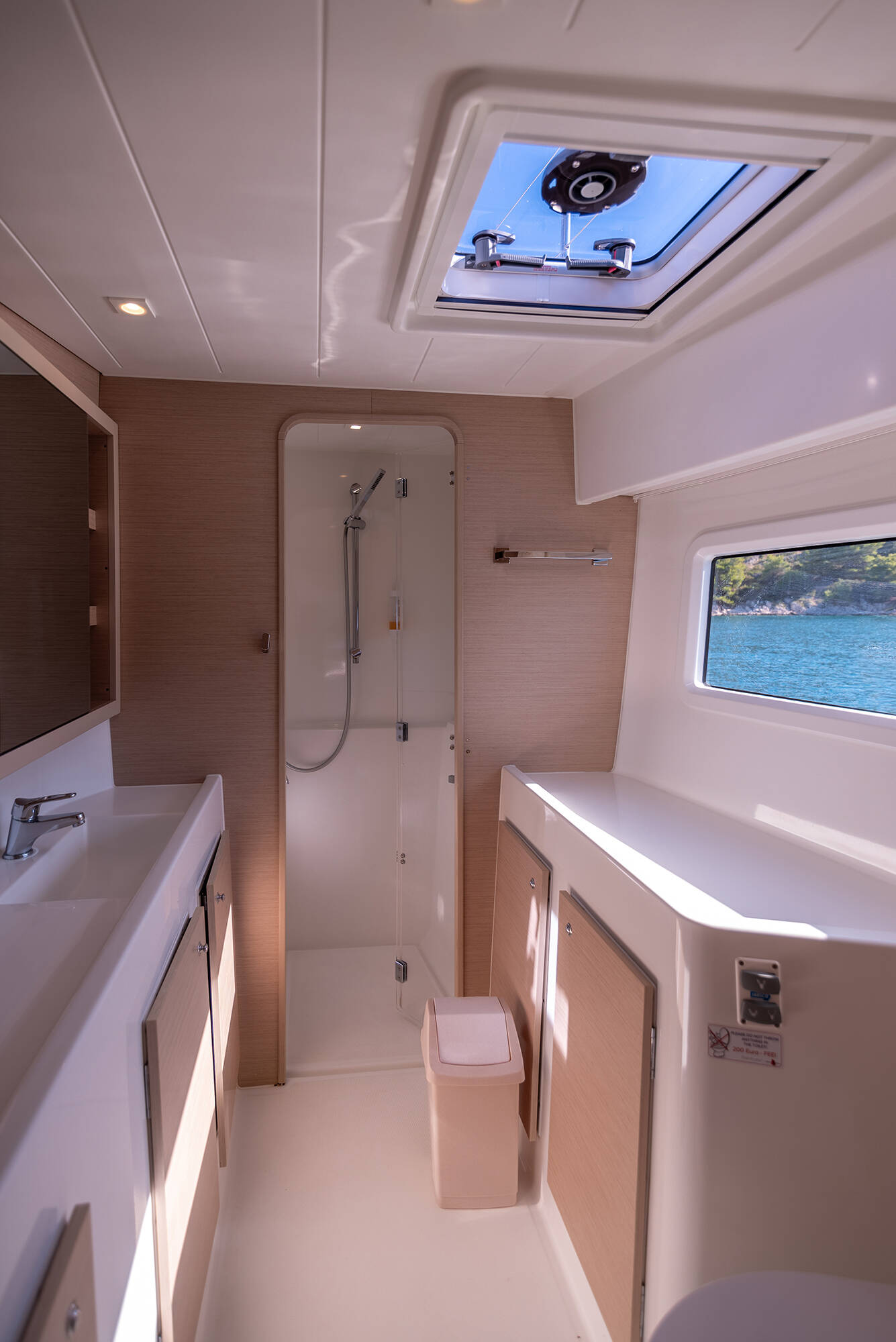 Lagoon 42 OW Find Us