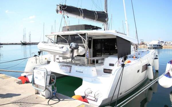 Lagoon 42 George A
