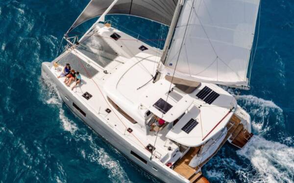 Lagoon 42 Canopée