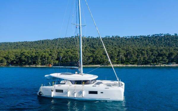 Lagoon 42 Olyntha