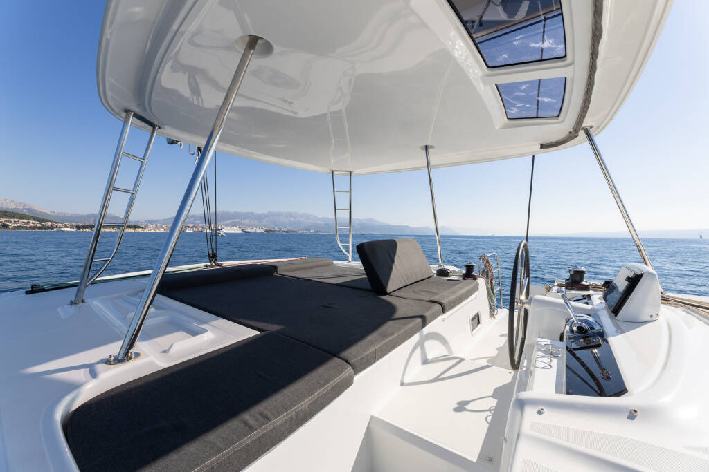 Lagoon 46 Aura