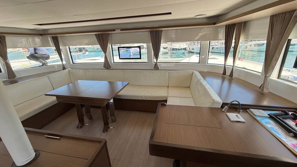 Lagoon 50 Sail La Vie