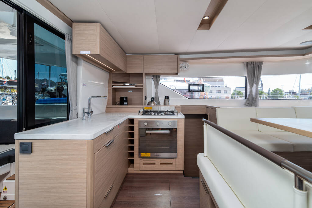 Lagoon 51 Moonshadow