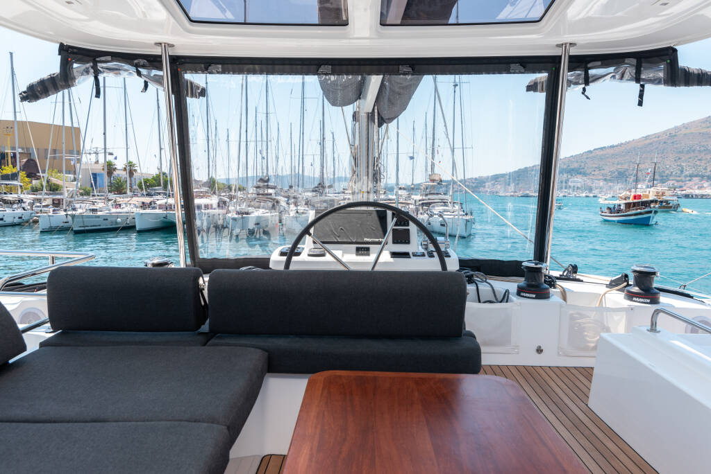 Lagoon 51 Moonshadow