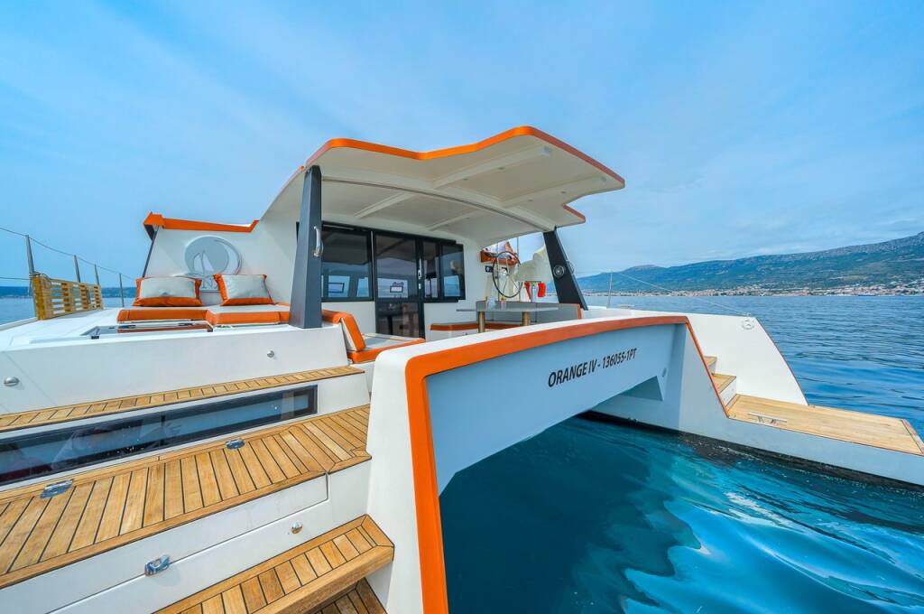 Luna 47 Power Orange