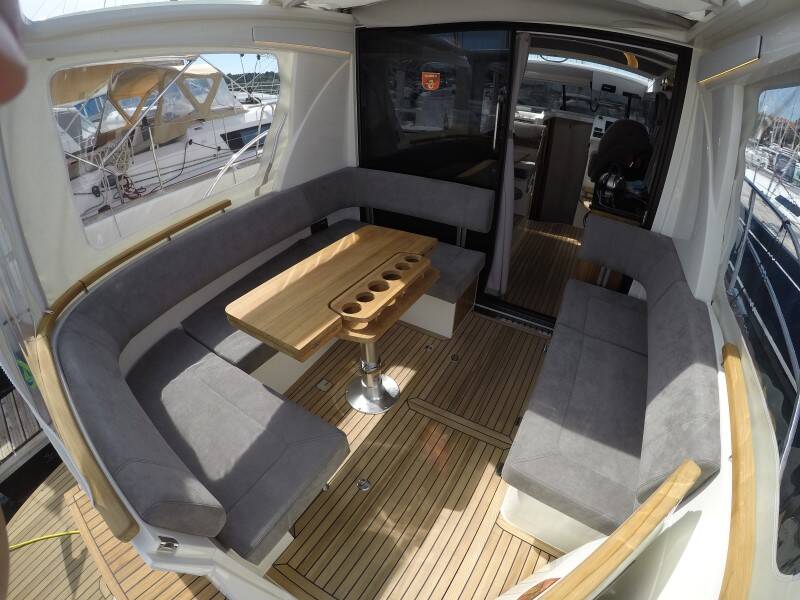 Marex 330 Scandinavia Malinkonija