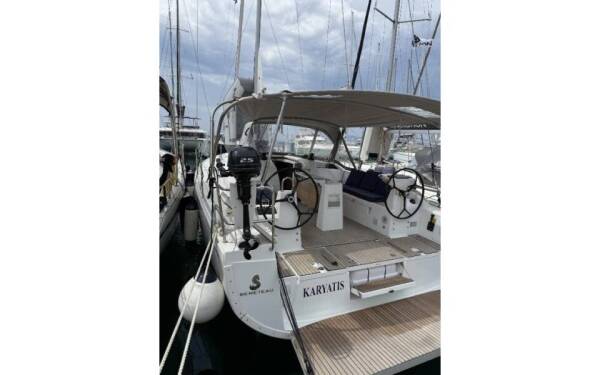 Oceanis 37.1 Karyatis
