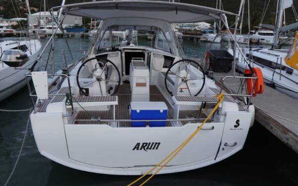 Oceanis 38.1 Arun