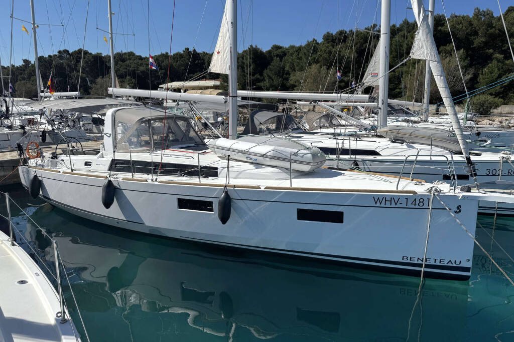 Oceanis 38.1 Tamara