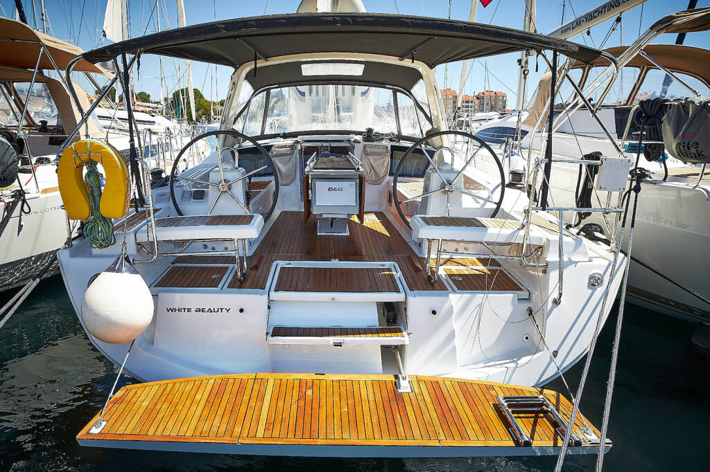 Oceanis 41.1 White Beauty